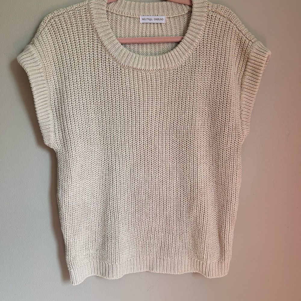 Neutral Ground Knit Sweater vest size large Perfect